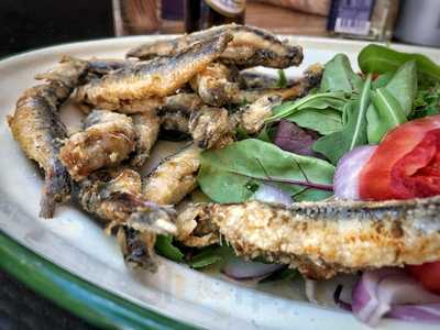 Taberna Tres Hermanos