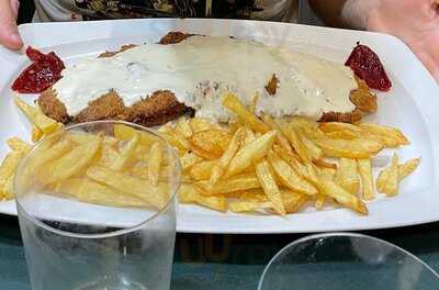 Mesón Sidrería El Carro - Photo 7