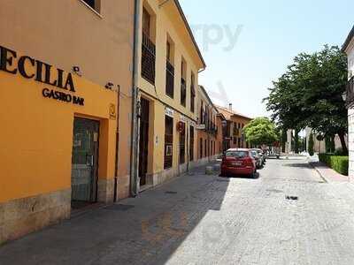 Mama Cecilia Gastro Bar