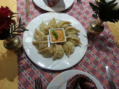 Everest Tandoori Nepali-indian Restaurant