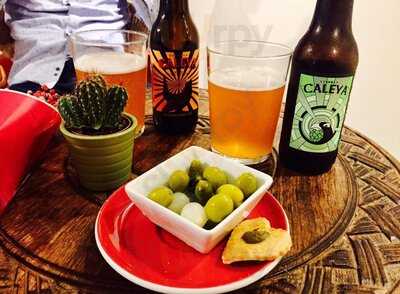 La Revoltosa Libros Y Café