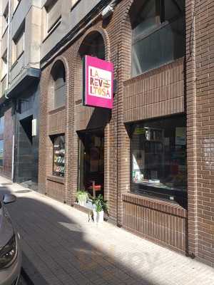 La Revoltosa Libros Y Café