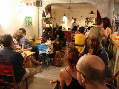 La Revoltosa Libros Y Café