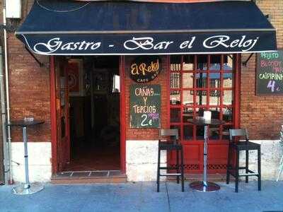 El Reloj Cafe Bar
