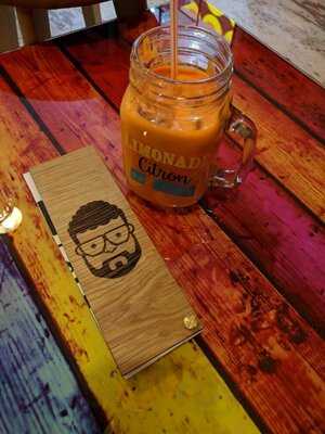 Un Cafetin Con Willy