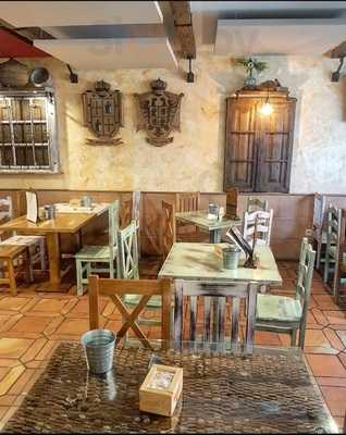 Taberna Tres Hermanos