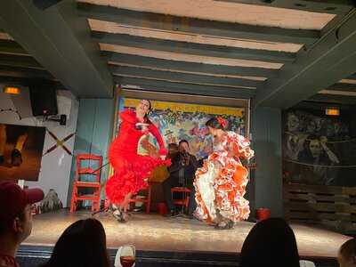 La Taberna De Mister Pinkleton - Photo 7