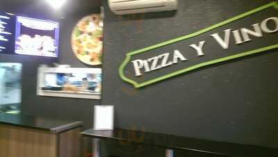 Pizza Y Vino