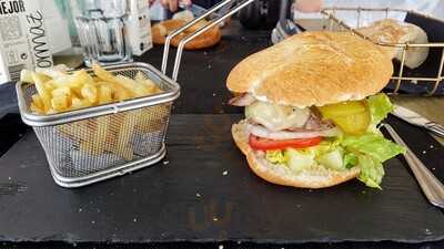 En Las Nubes Restobar