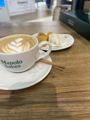 Manolo Bakes