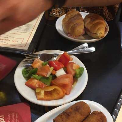 Cafe Restaurante Figueroa 22