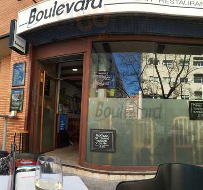 Boulevard Bar Restaurant