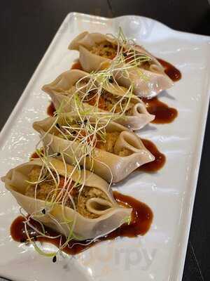 Maguro: The Square Sushi