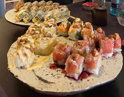 Maguro: The Square Sushi