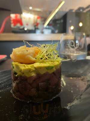 Maguro: The Square Sushi