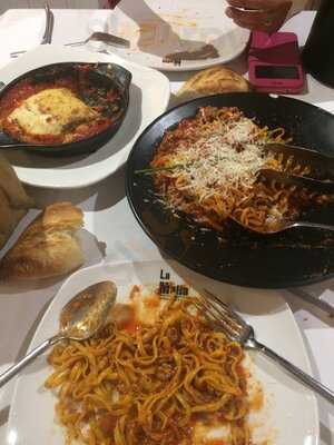 La Mafia Se Sienta A La Mesa