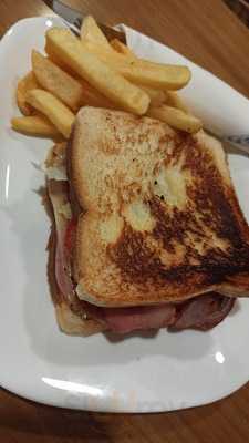 Cafeteria Bar Los Alberos