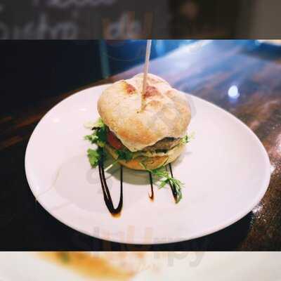 Le Petit Bistro De Carol