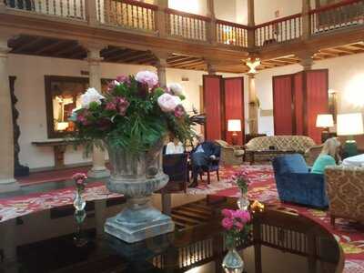 Hotel De La Reconquista