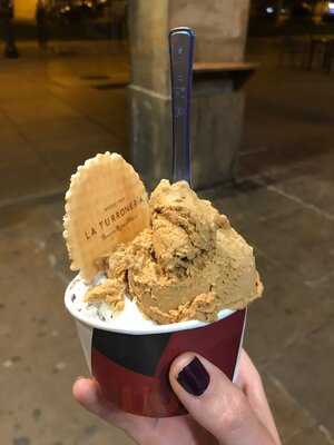 Heladería Plaza Del Castillo. La Turronería