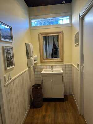 La General Bistró & Café