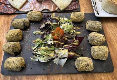 Tinto Y Tapas San Pedro