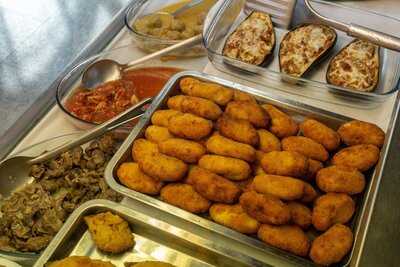 Asador De Pollos La Roca