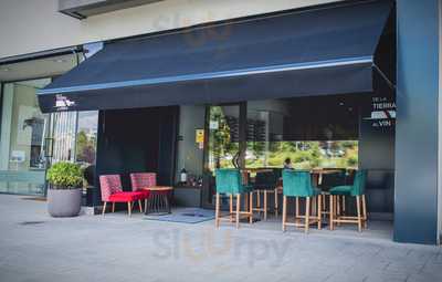 De La Tierra Al Vino