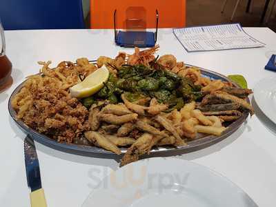 Los Pescaditos
