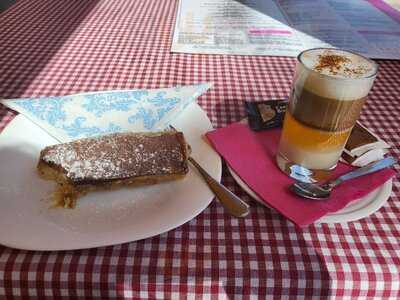 Hattie's Tea Room & Lounge Bar