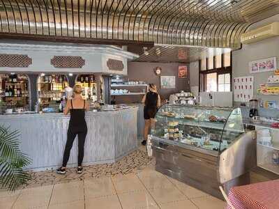 Hattie's Tea Room & Lounge Bar