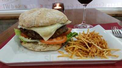 Sarah's Cafeteria / Restaurante