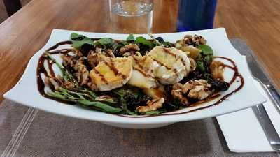 Sarah's Cafeteria / Restaurante