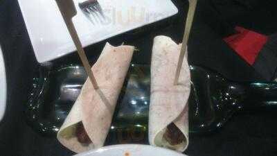 Tinta Roja, Tapas Y Vinos