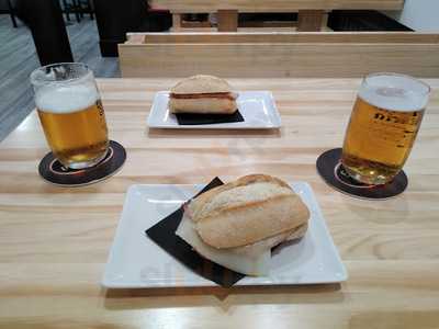 Montelueño Comes Y Cañas