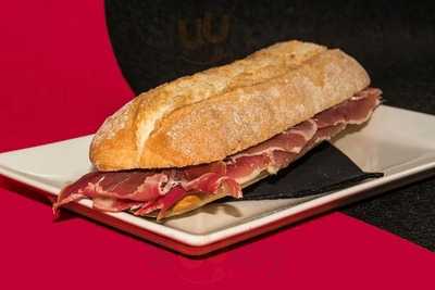 Montelueño Comes Y Cañas