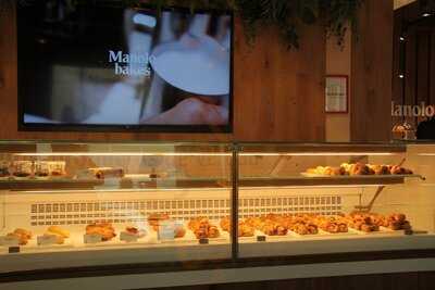 Manolo Bakes