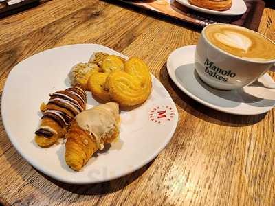 Manolo Bakes