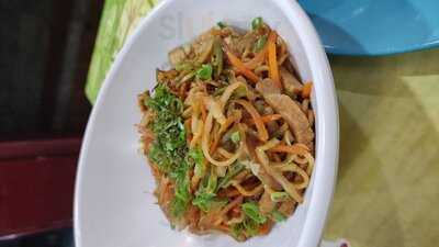 Dareshasu Cocina Filipina & Japonesa