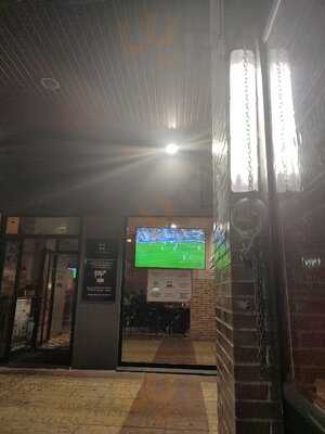 La Especial Burger - Photo 8