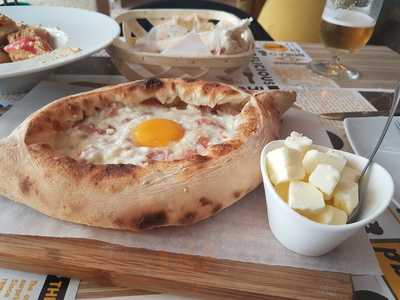 Khachapuri
