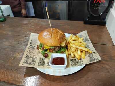 La Esquina De Floranes