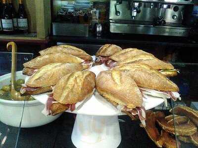 Chacinería-tapería Ibérica