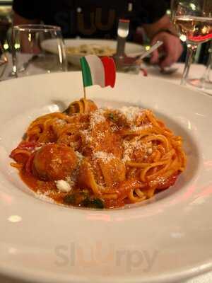 Flavia Restaurant & Bar