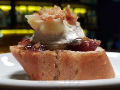 The Green Dog Cafe & Bar