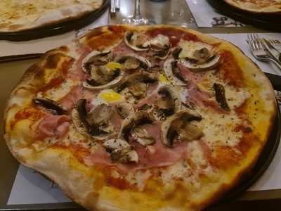 La Mafia Se Sienta A La Mesa