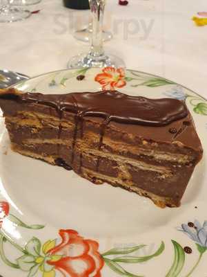 Novo Sports Bar & Paddy Singh Restaurant