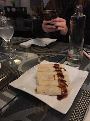 Me Too Sushi Buffet Libre