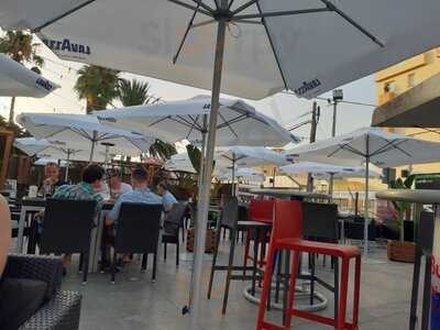 Friends Kitchen - Photo 8