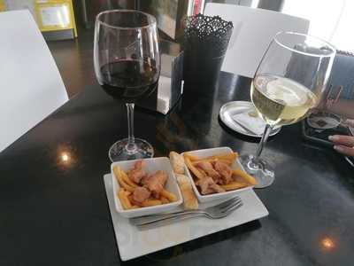 El Yáskaru Café Vinoteca Sport